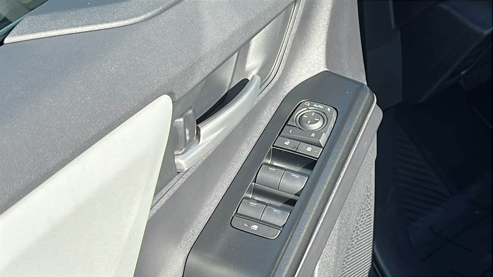 Thumbnail: 2026 Subaru Solterra - 22