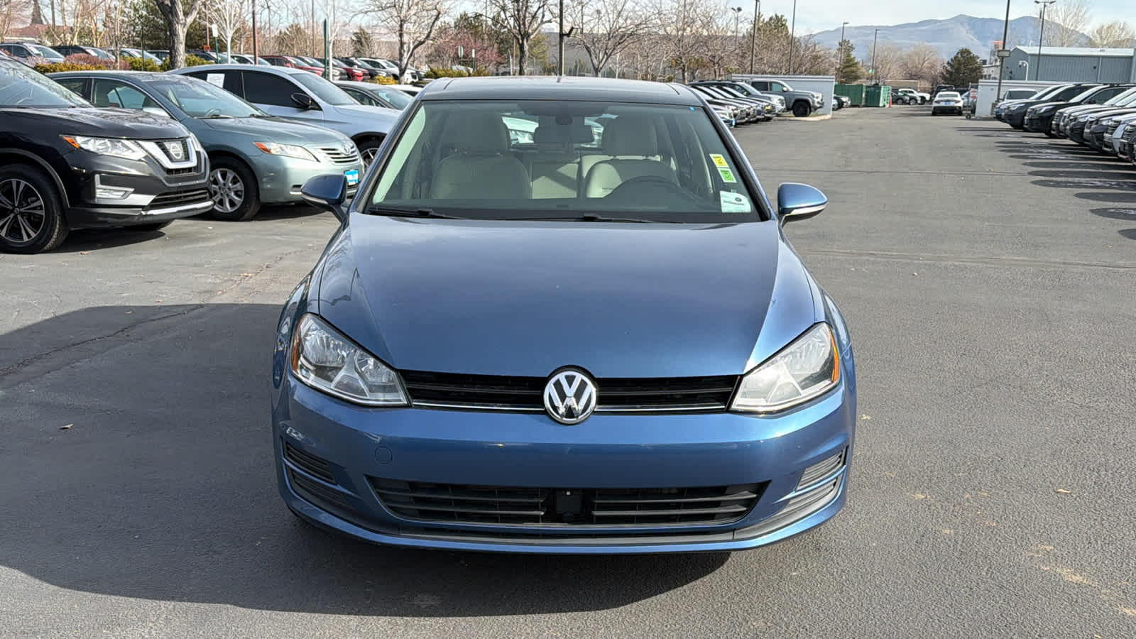 Thumbnail: 2017 Volkswagen Golf - 2