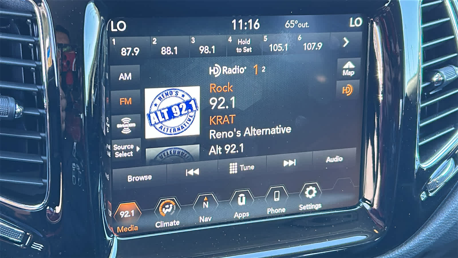 Thumbnail: 2020 Jeep Compass - 15