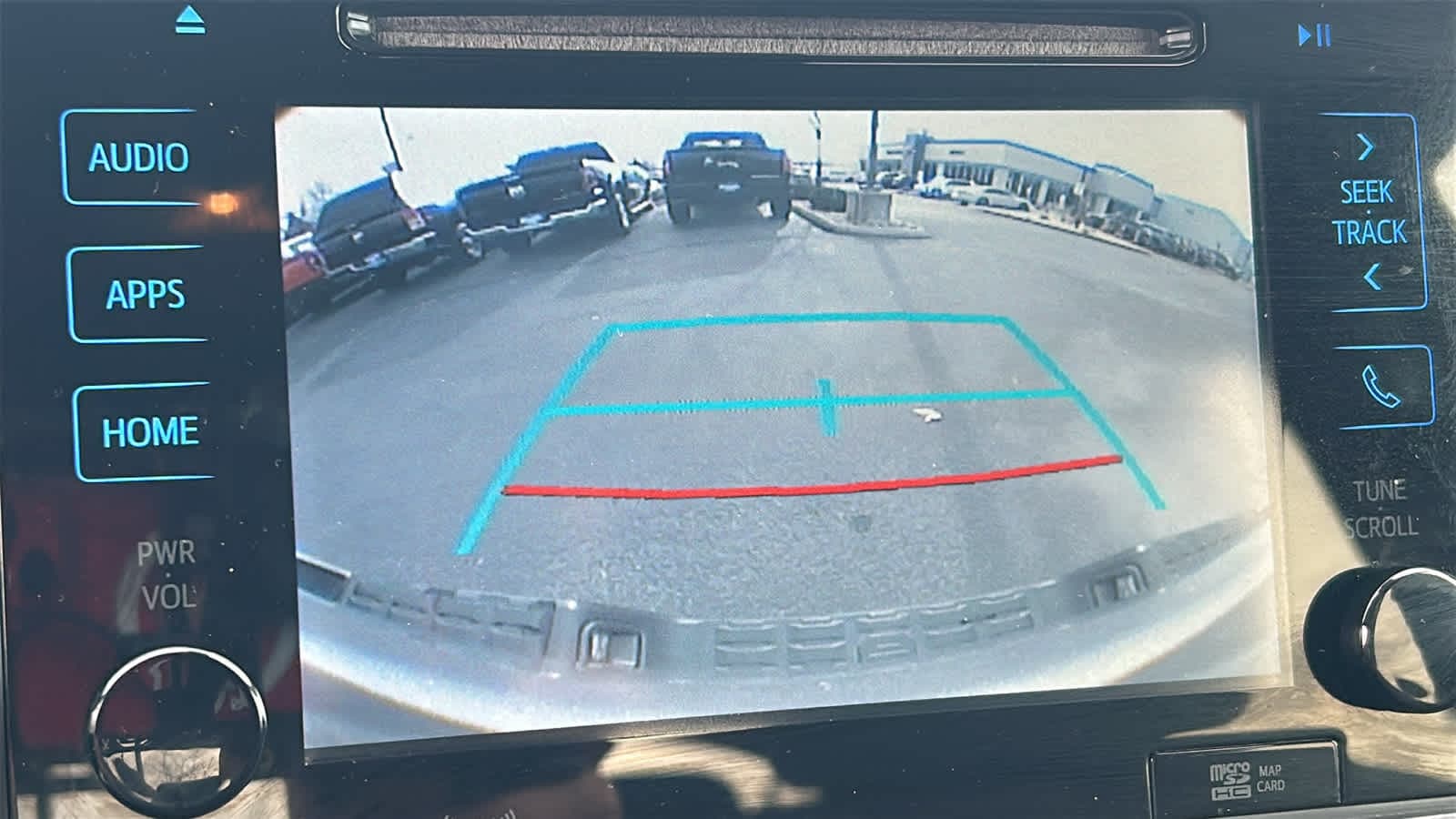 Thumbnail: 2018 Toyota Tacoma - 16