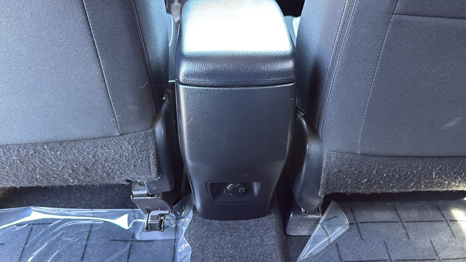 Thumbnail: 2017 Toyota RAV4 - 25