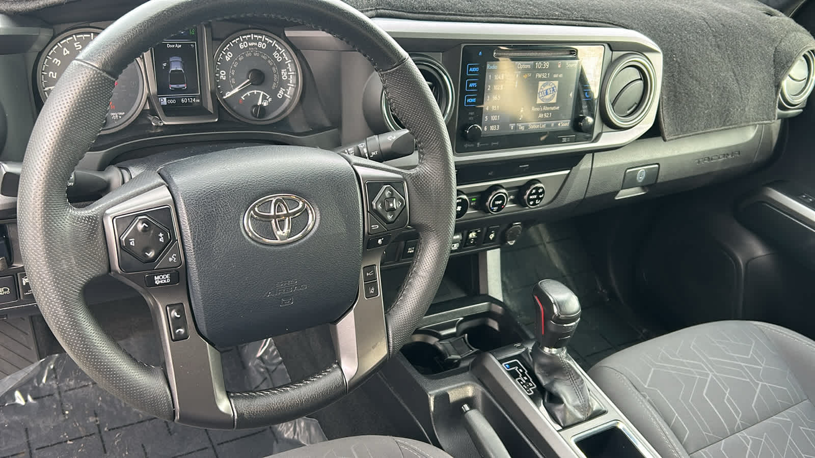 Thumbnail: 2018 Toyota Tacoma - 10