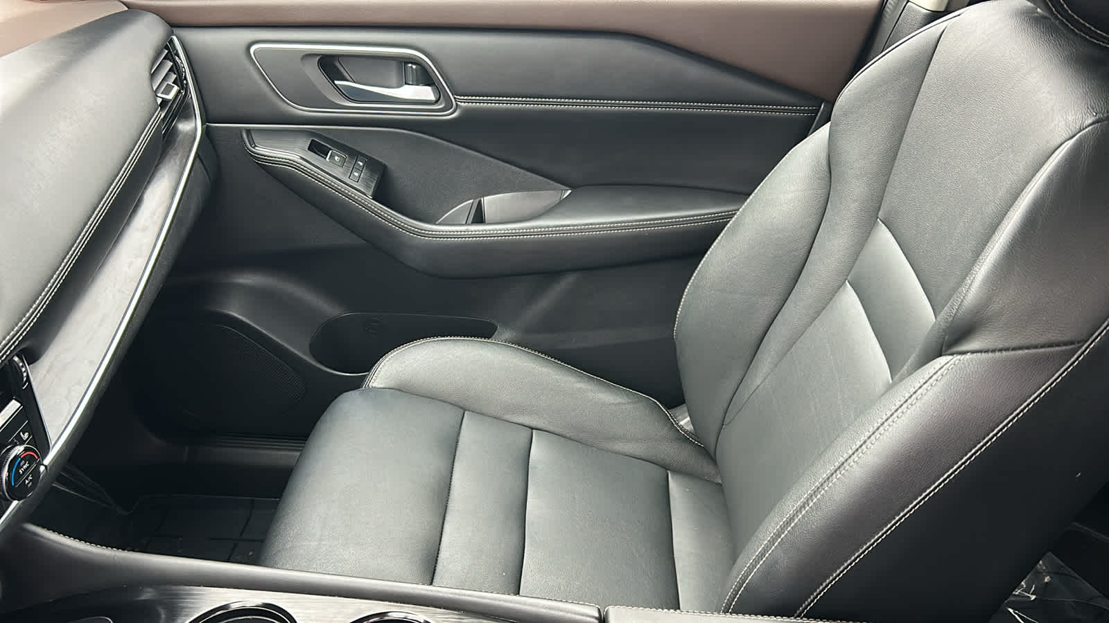 Thumbnail: 2021 Nissan Rogue - 12