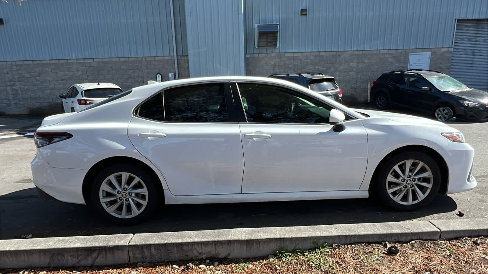 Thumbnail: 2022 Toyota Camry - 10