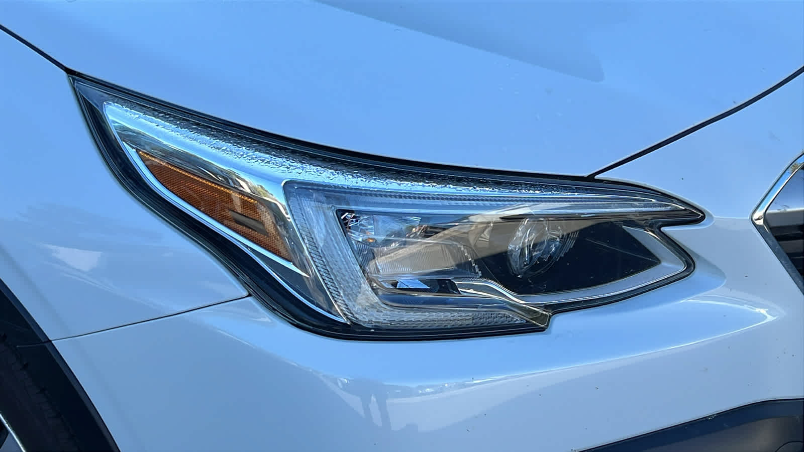 2022 Subaru Outback Touring photo 4