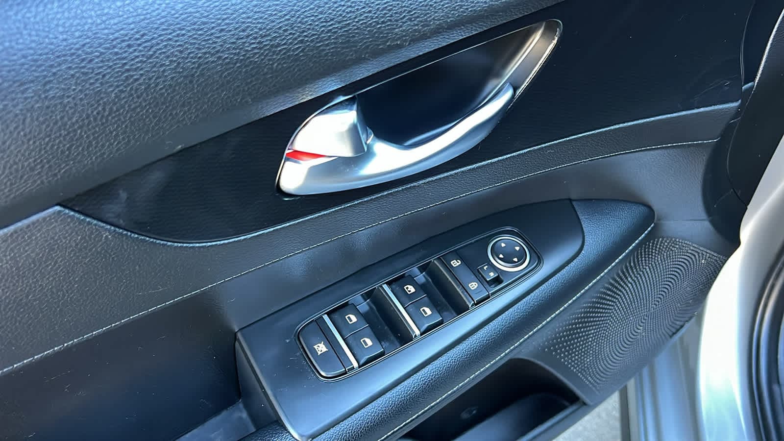 Thumbnail: 2023 Kia Forte - 7