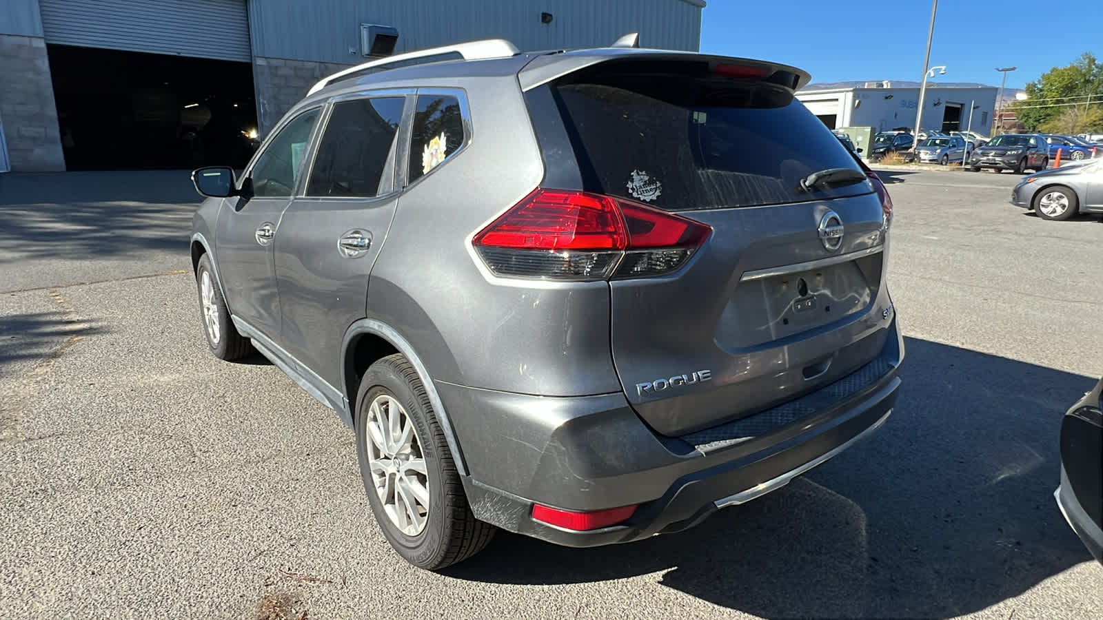 Thumbnail: 2017 Nissan Rogue - 14