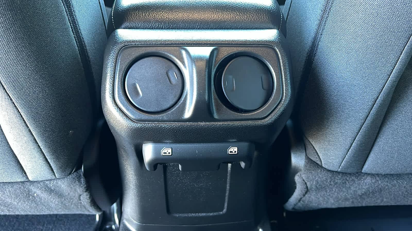 Thumbnail: 2024 Jeep Wrangler - 25