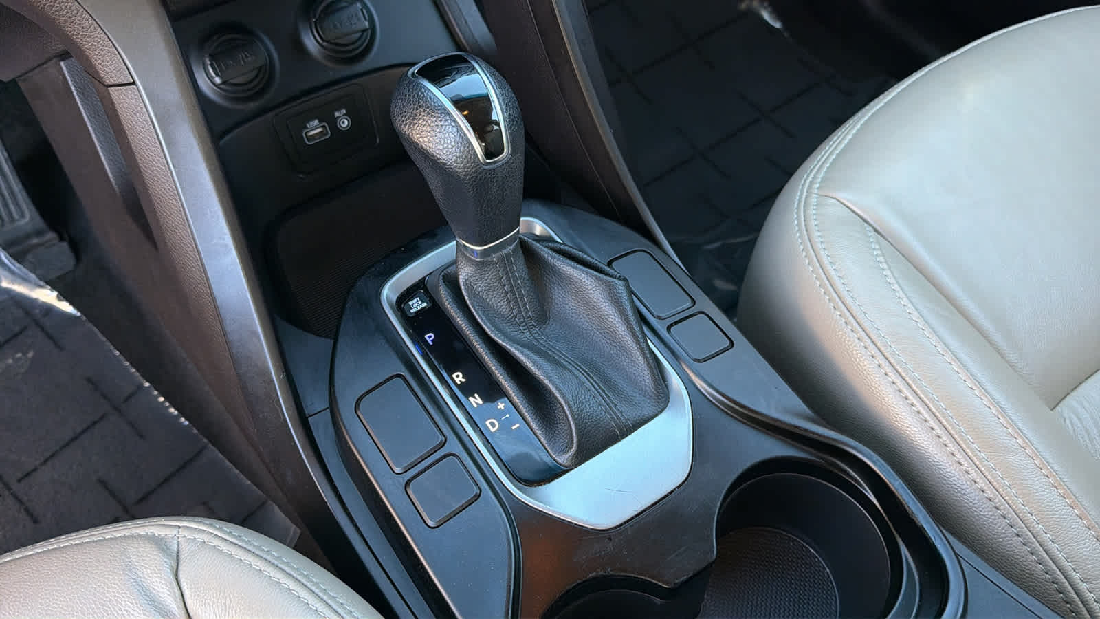 Thumbnail: 2018 Hyundai Santa Fe - 13