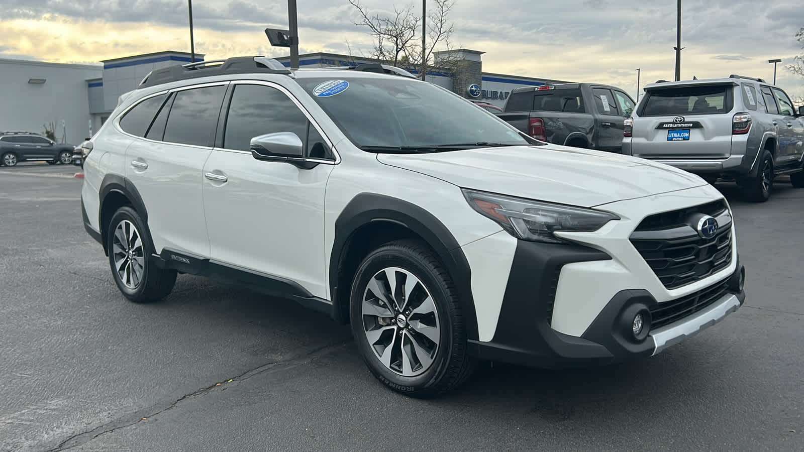 2023 Subaru Outback Touring XT photo 3