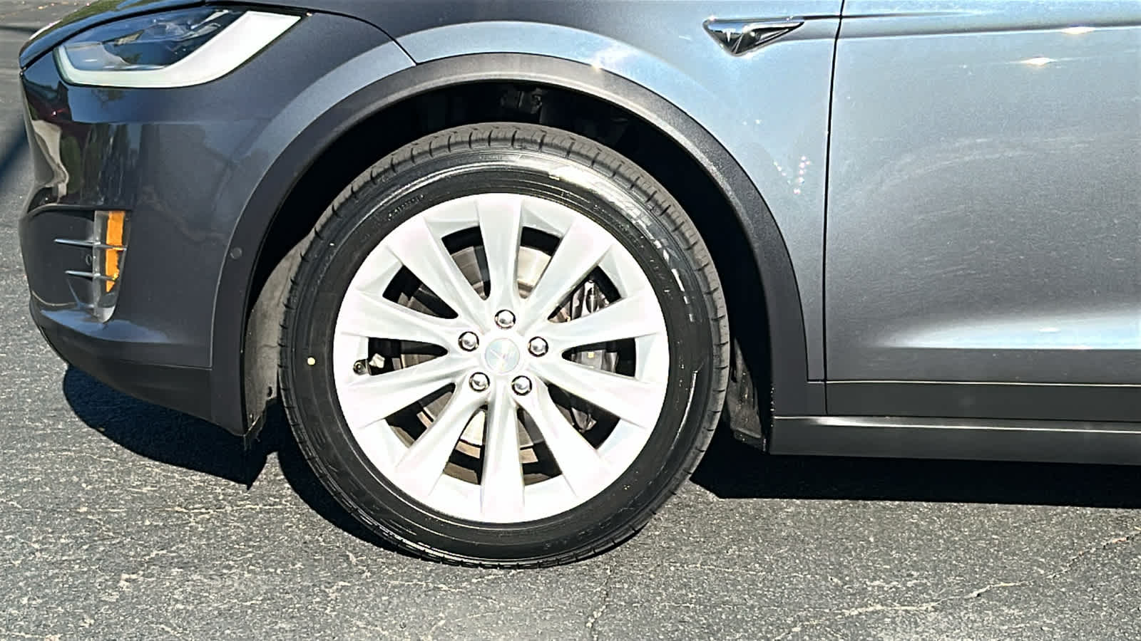 Thumbnail: 2020 Tesla Model X - 9