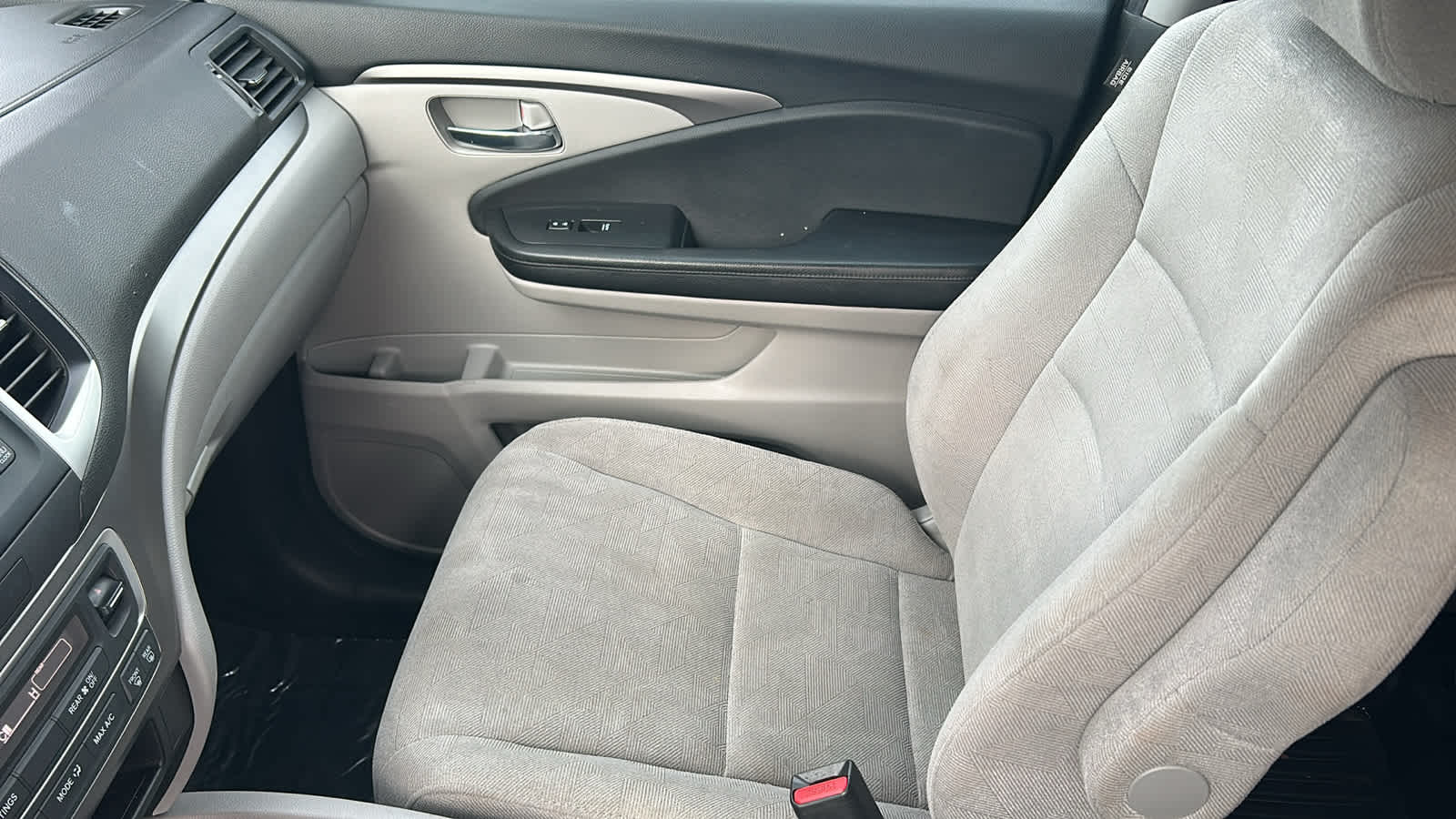 Thumbnail: 2019 Honda Pilot - 12