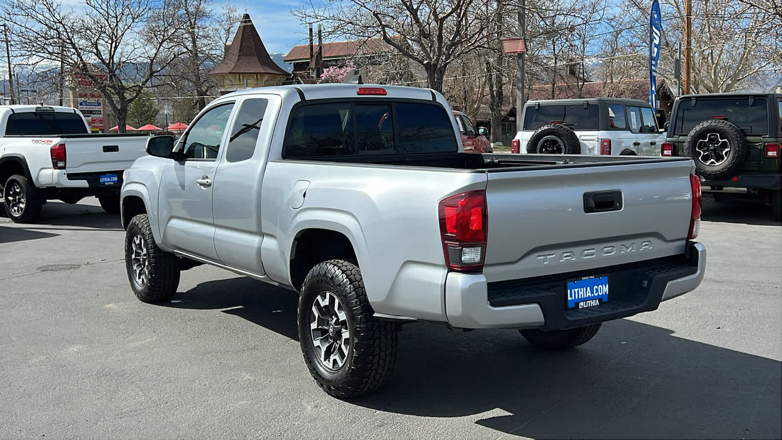 Thumbnail: 2022 Toyota Tacoma - 7