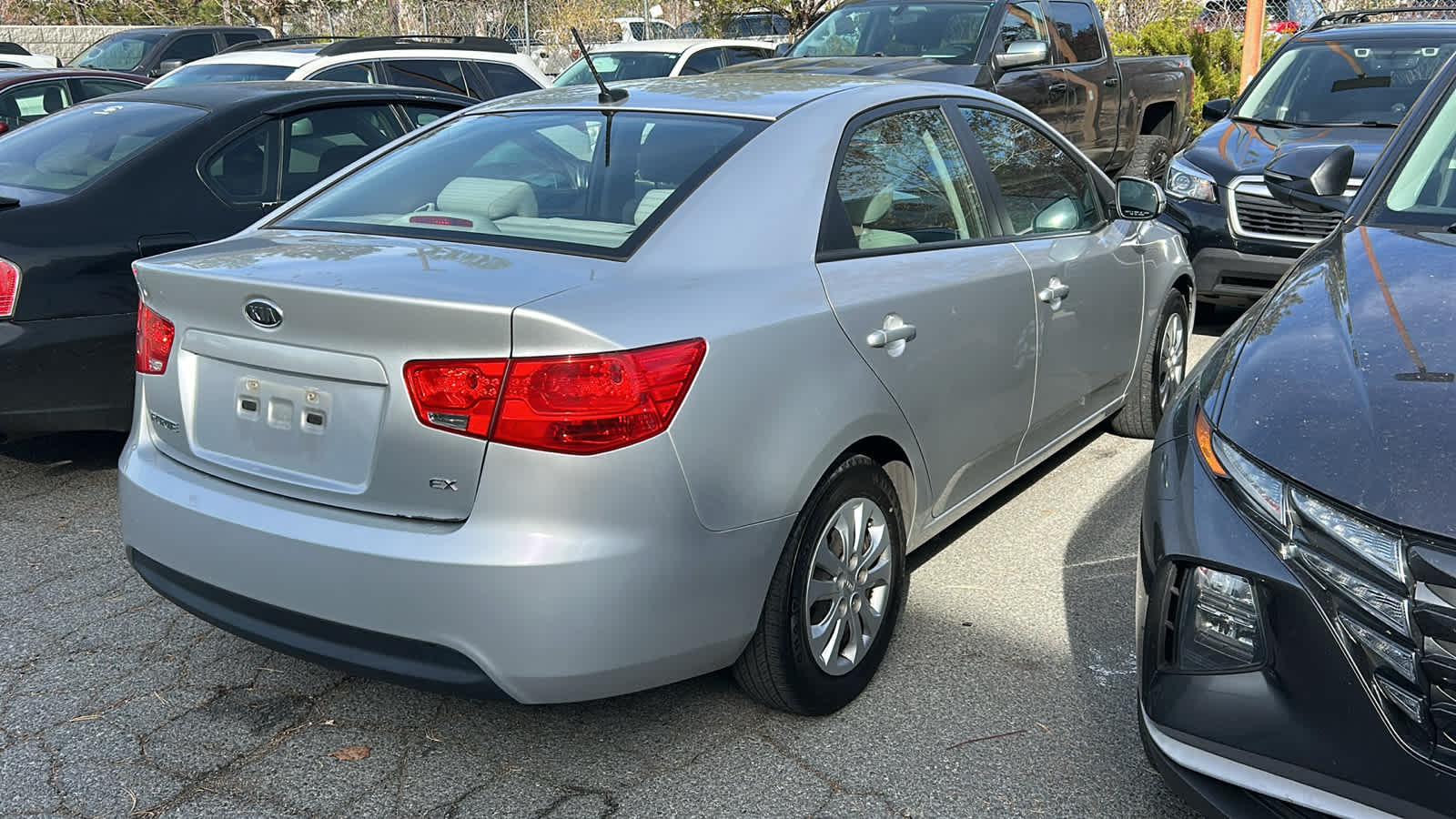 Thumbnail: 2011 Kia Forte - 15