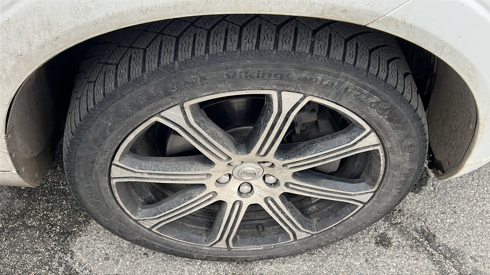 Thumbnail: 2018 Volvo XC60 - 17