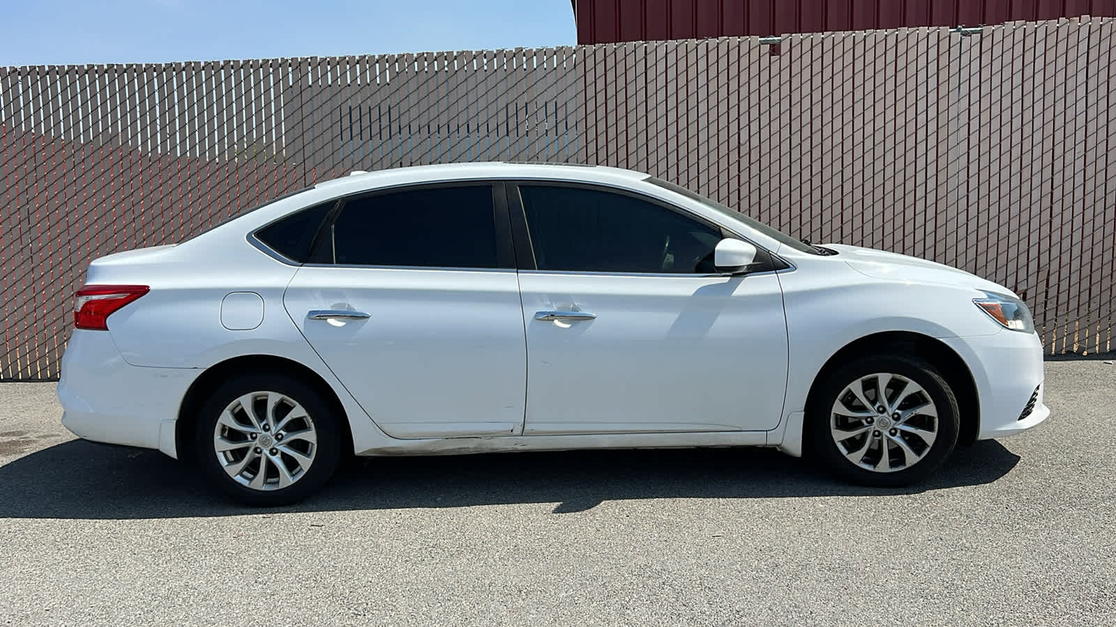 Thumbnail: 2017 Nissan Sentra - 10