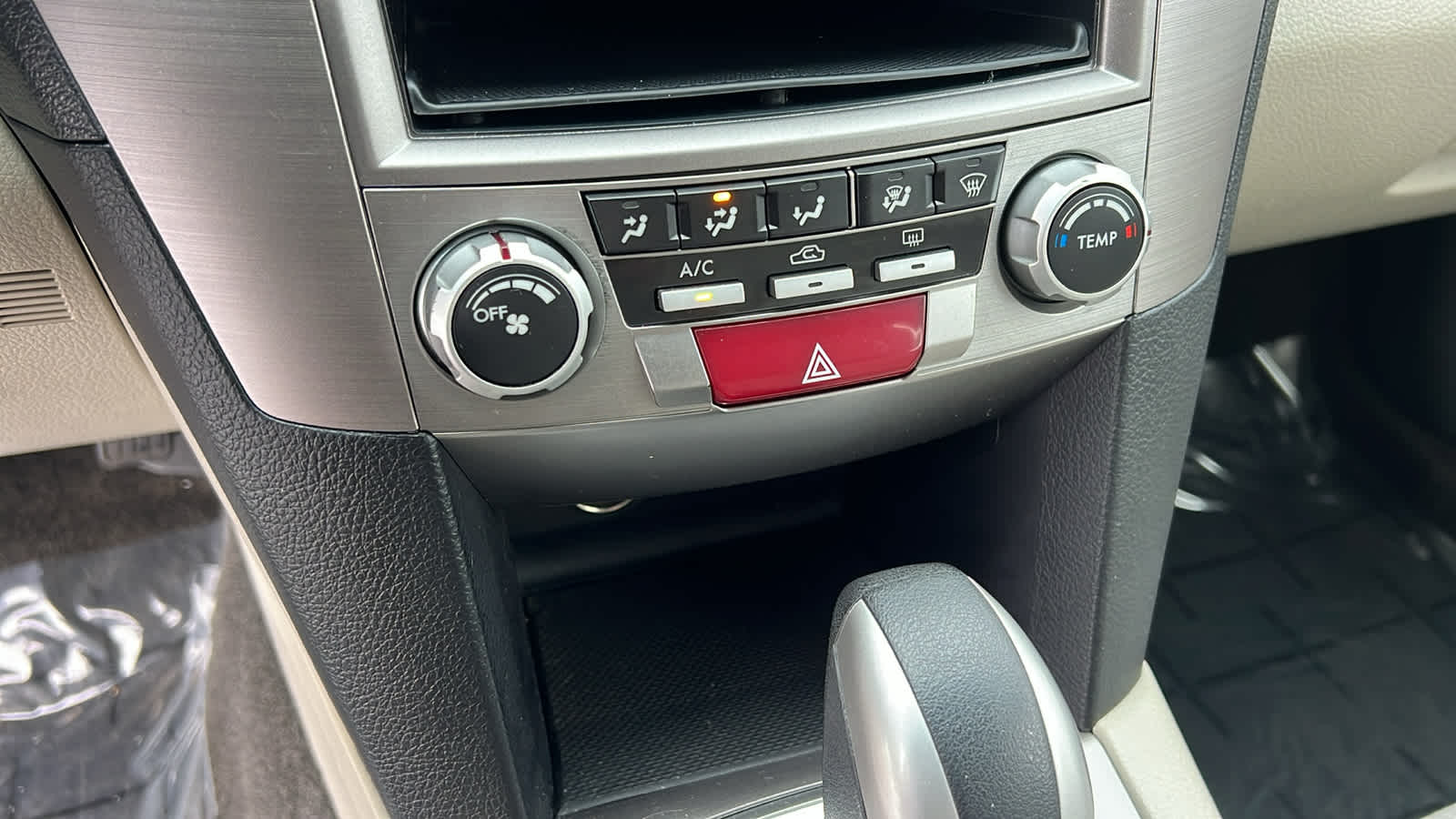 Thumbnail: 2014 Subaru Outback - 14