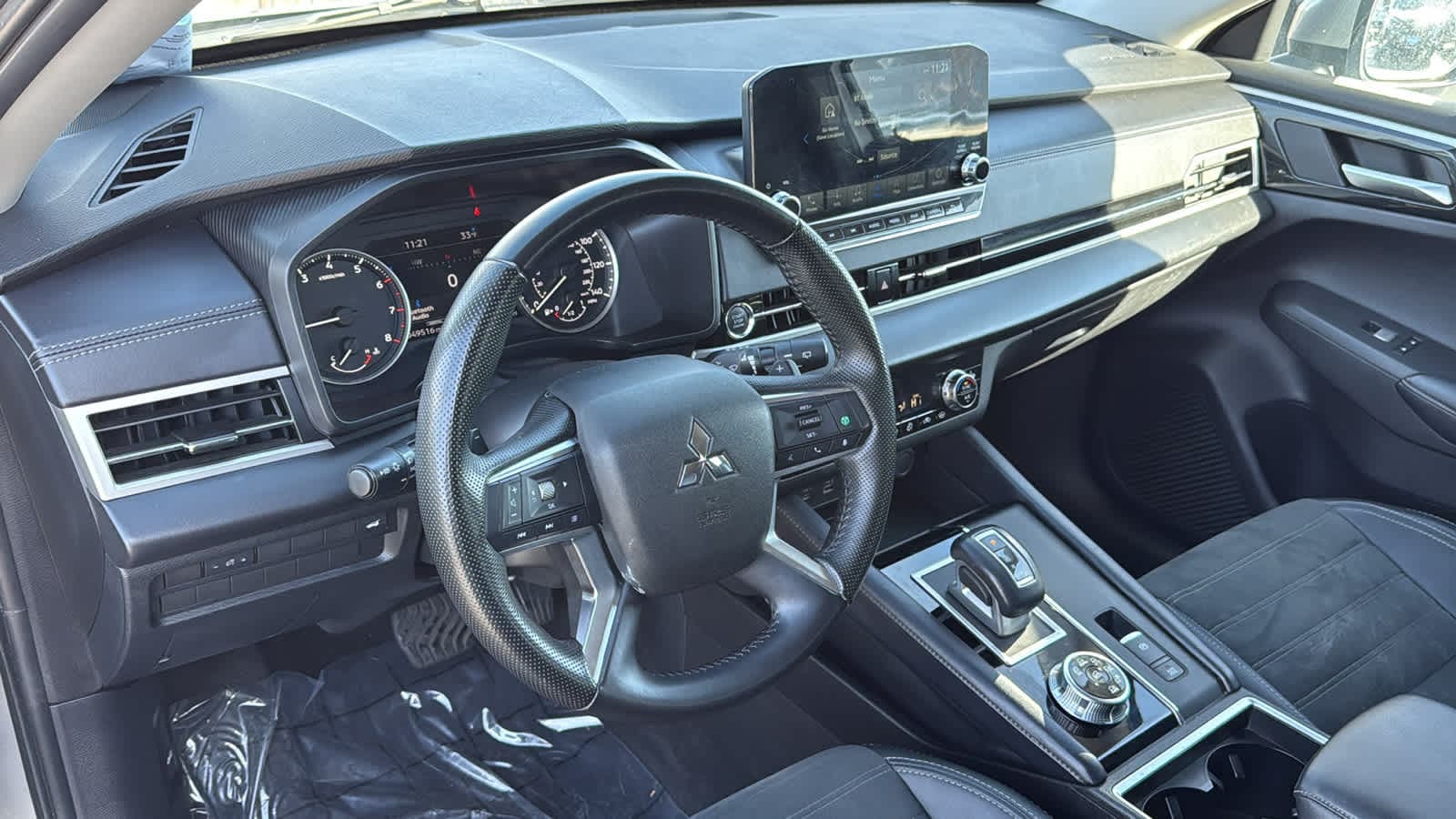 Thumbnail: 2024 Mitsubishi Outlander - 10