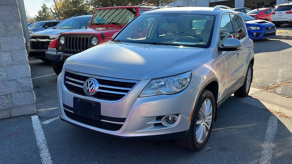 Used 2011 Volkswagen Tiguan SE SUV