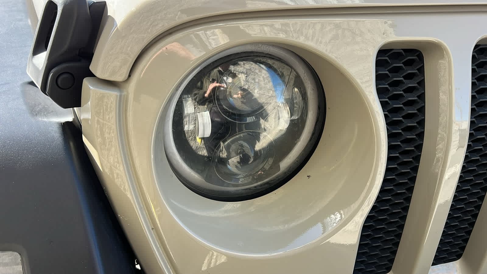 Thumbnail: 2022 Jeep Wrangler - 18