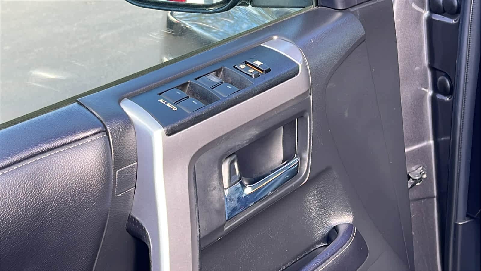 Thumbnail: 2022 Toyota 4Runner - 22