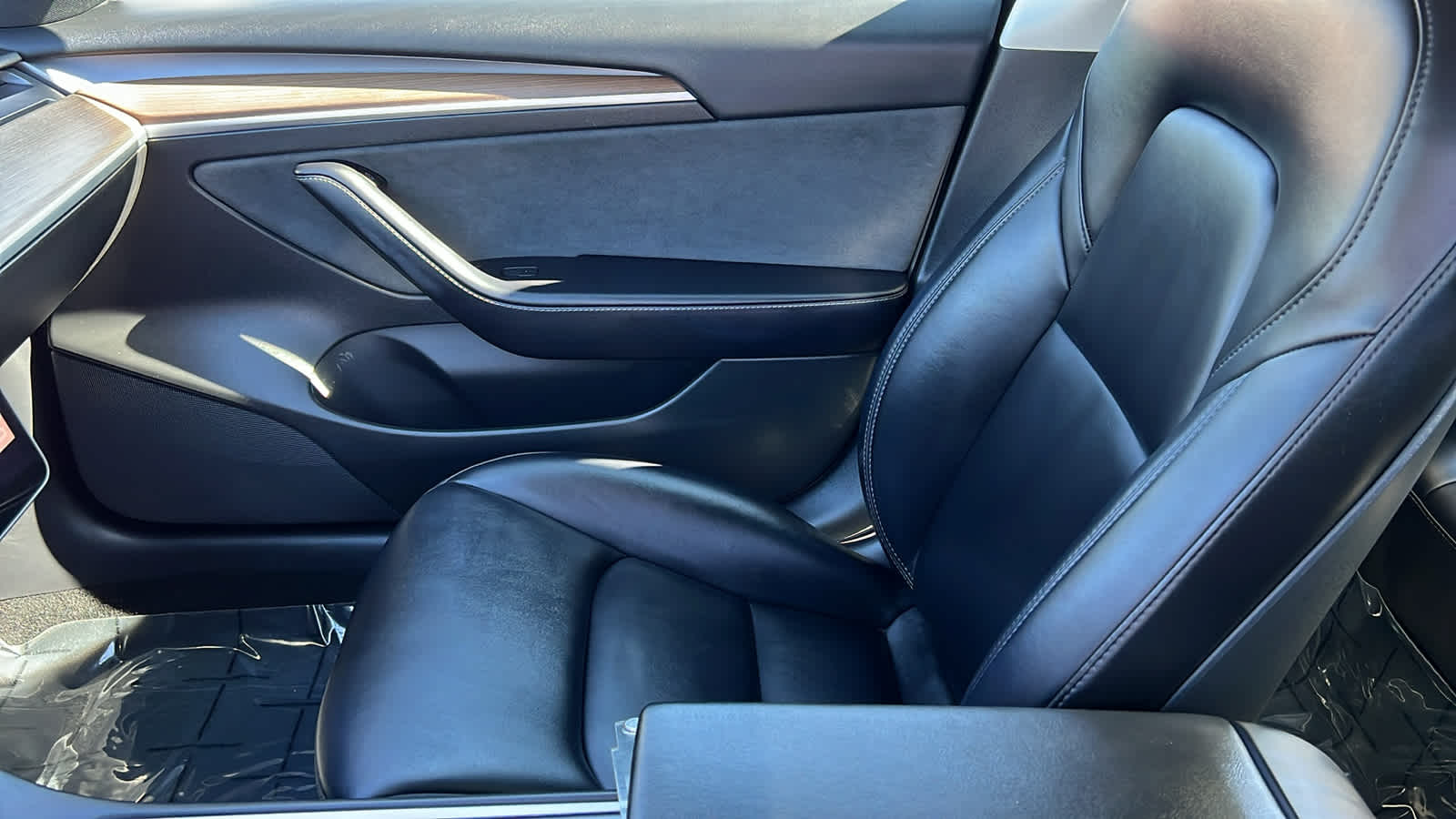 Thumbnail: 2022 Tesla Model 3 - 12