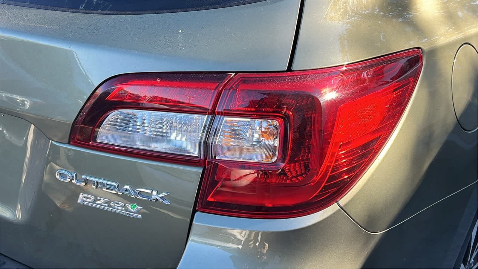 Thumbnail: 2015 Subaru Outback - 12
