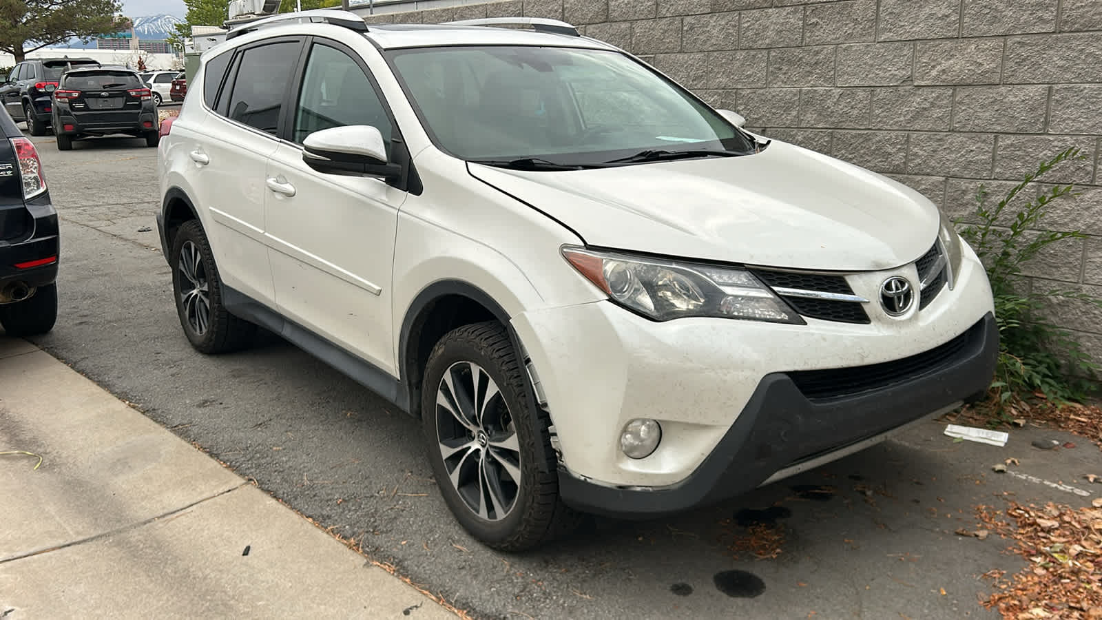 Thumbnail: 2015 Toyota RAV4 - 20