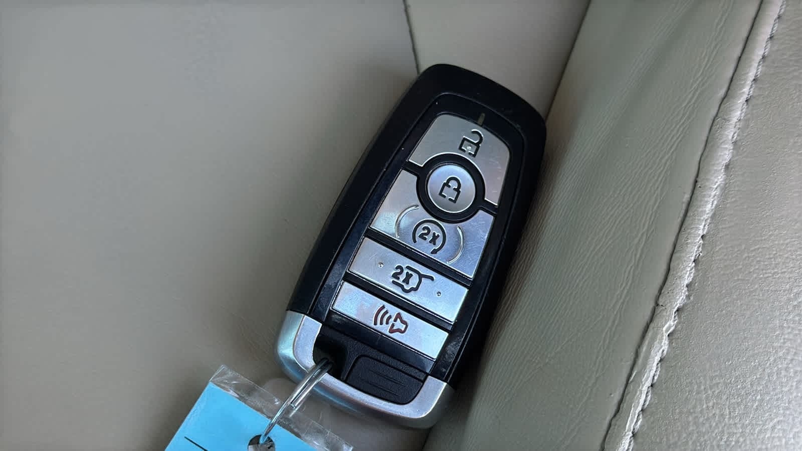 Thumbnail: 2020 Ford Edge - 29