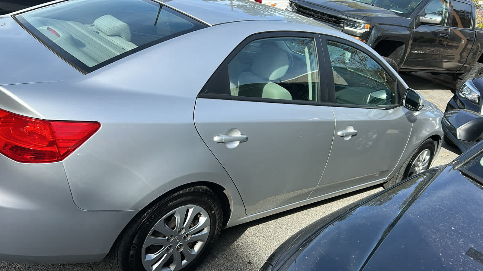 Thumbnail: 2011 Kia Forte - 16