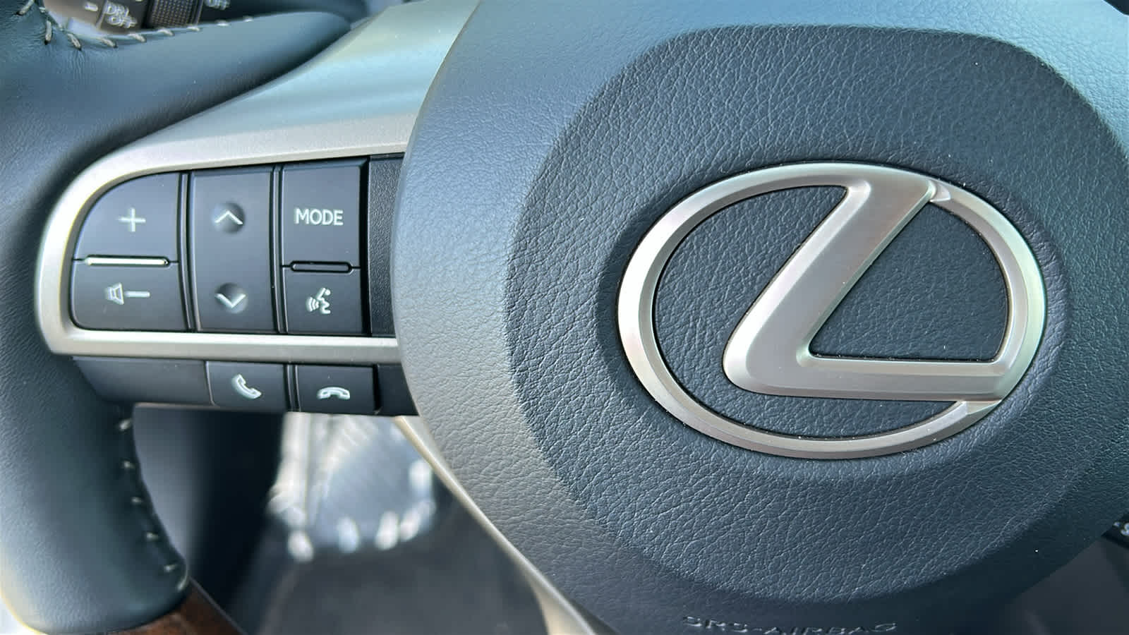 Thumbnail: 2018 Lexus RX - 19