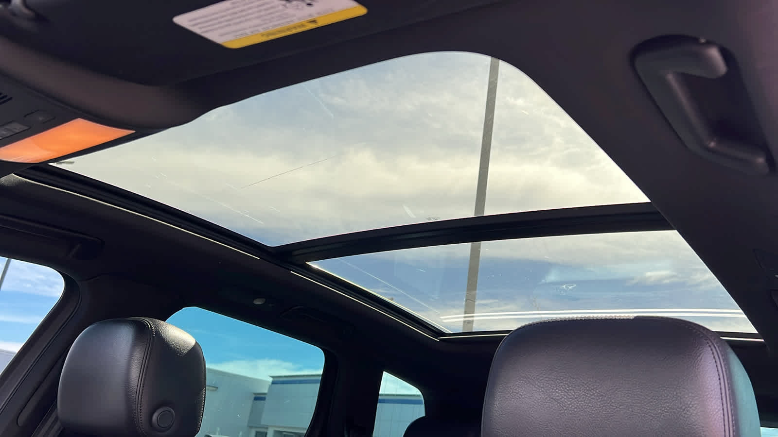 Thumbnail: 2014 Volkswagen Touareg - 31