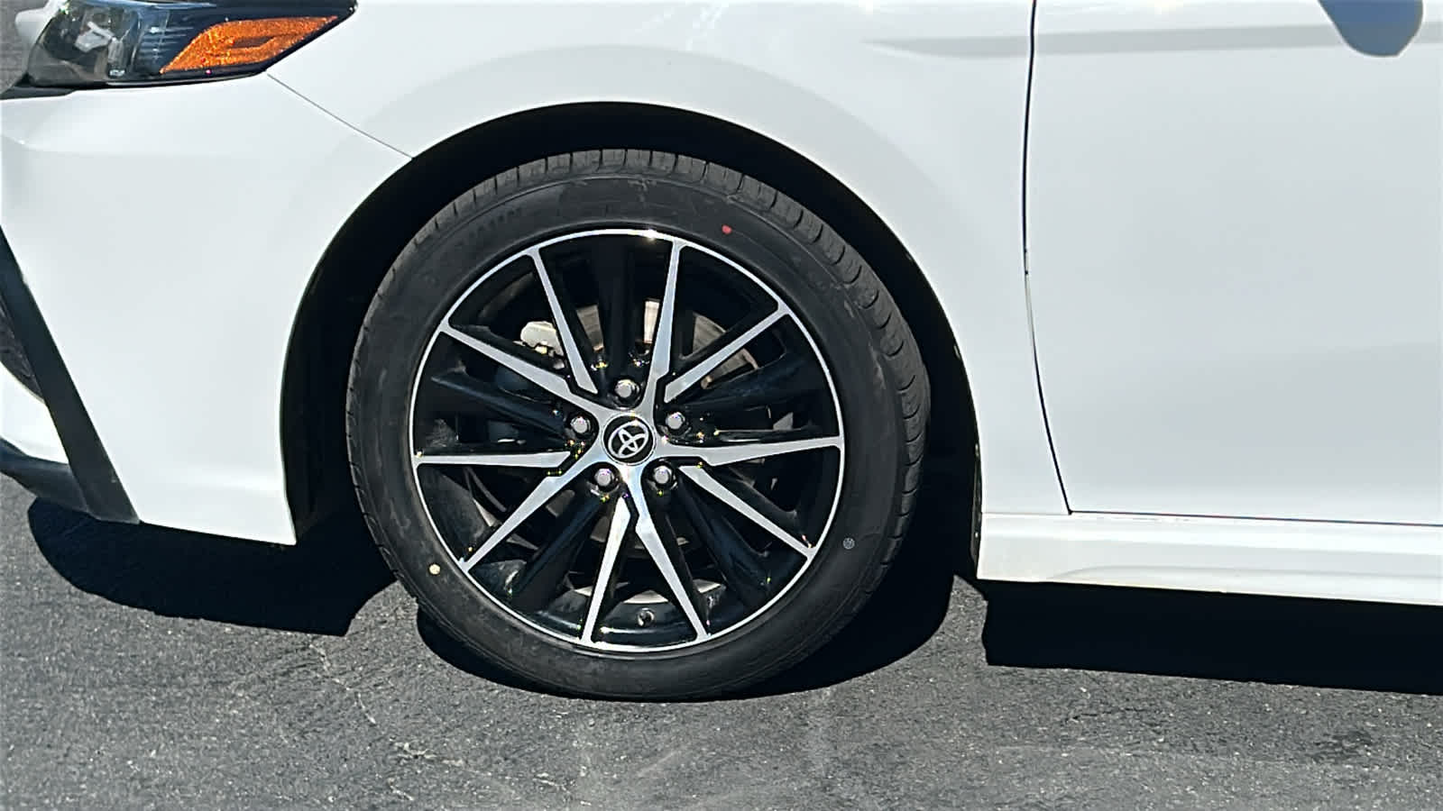 Thumbnail: 2021 Toyota Camry - 9