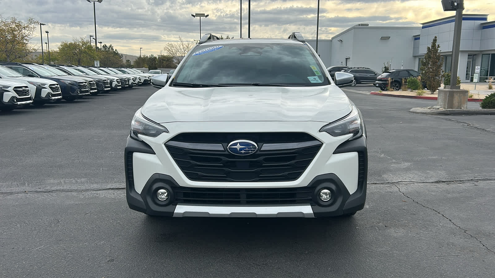 2023 Subaru Outback Touring XT photo 2