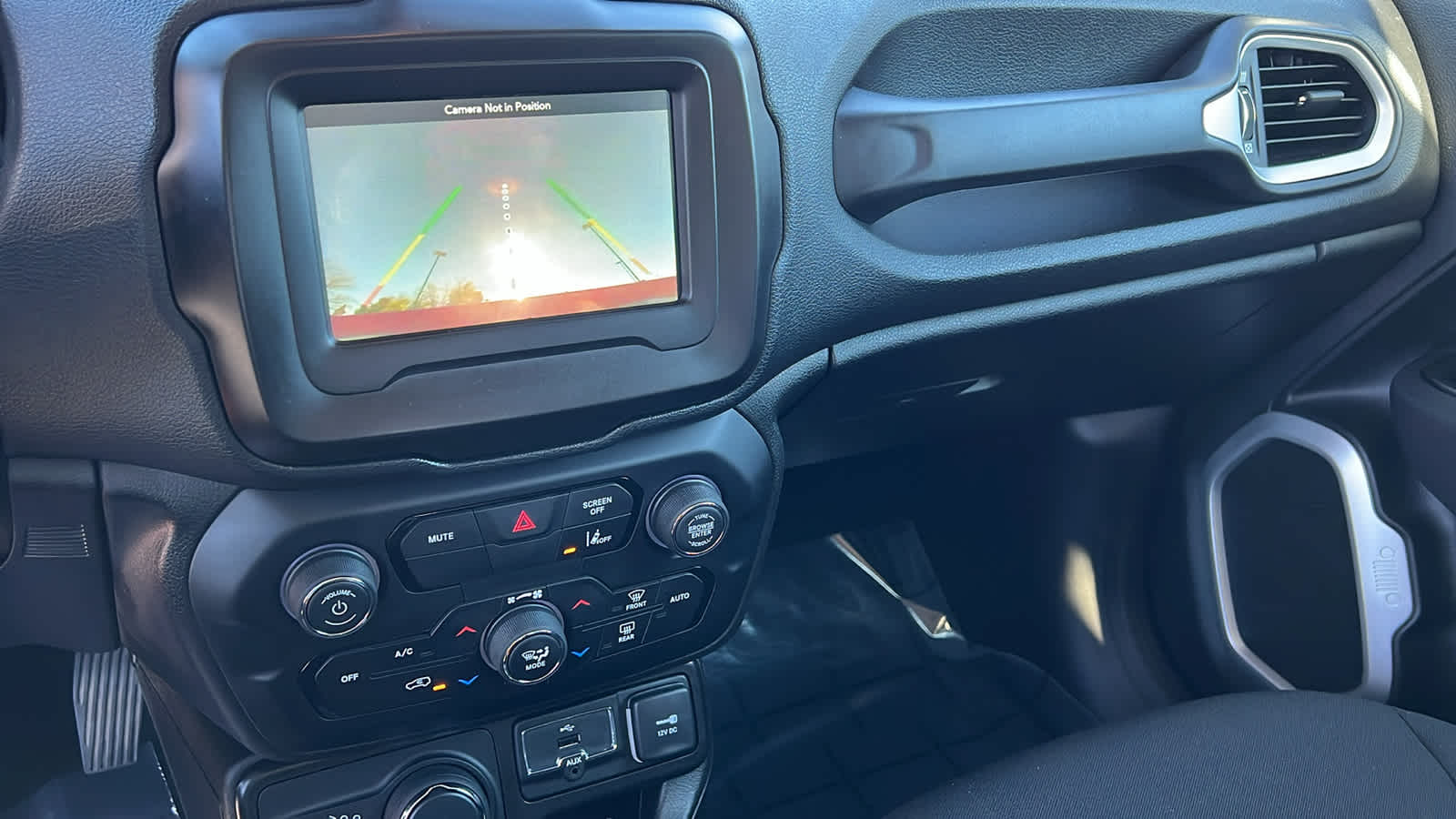 Thumbnail: 2021 Jeep Renegade - 16