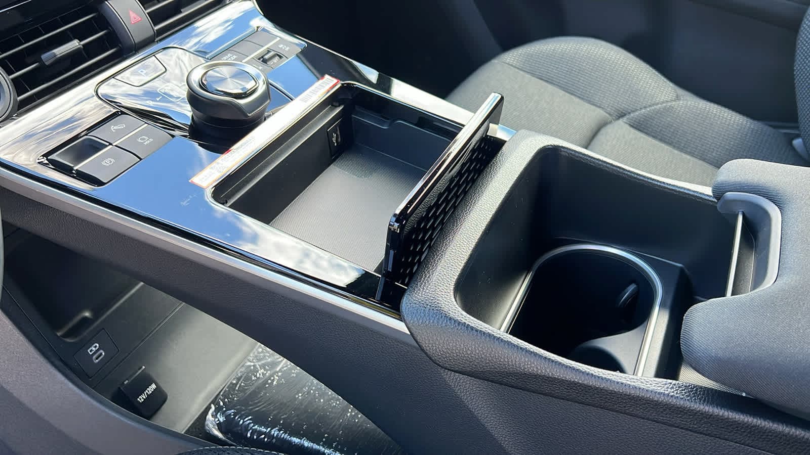 2025 Subaru Solterra Premium 13