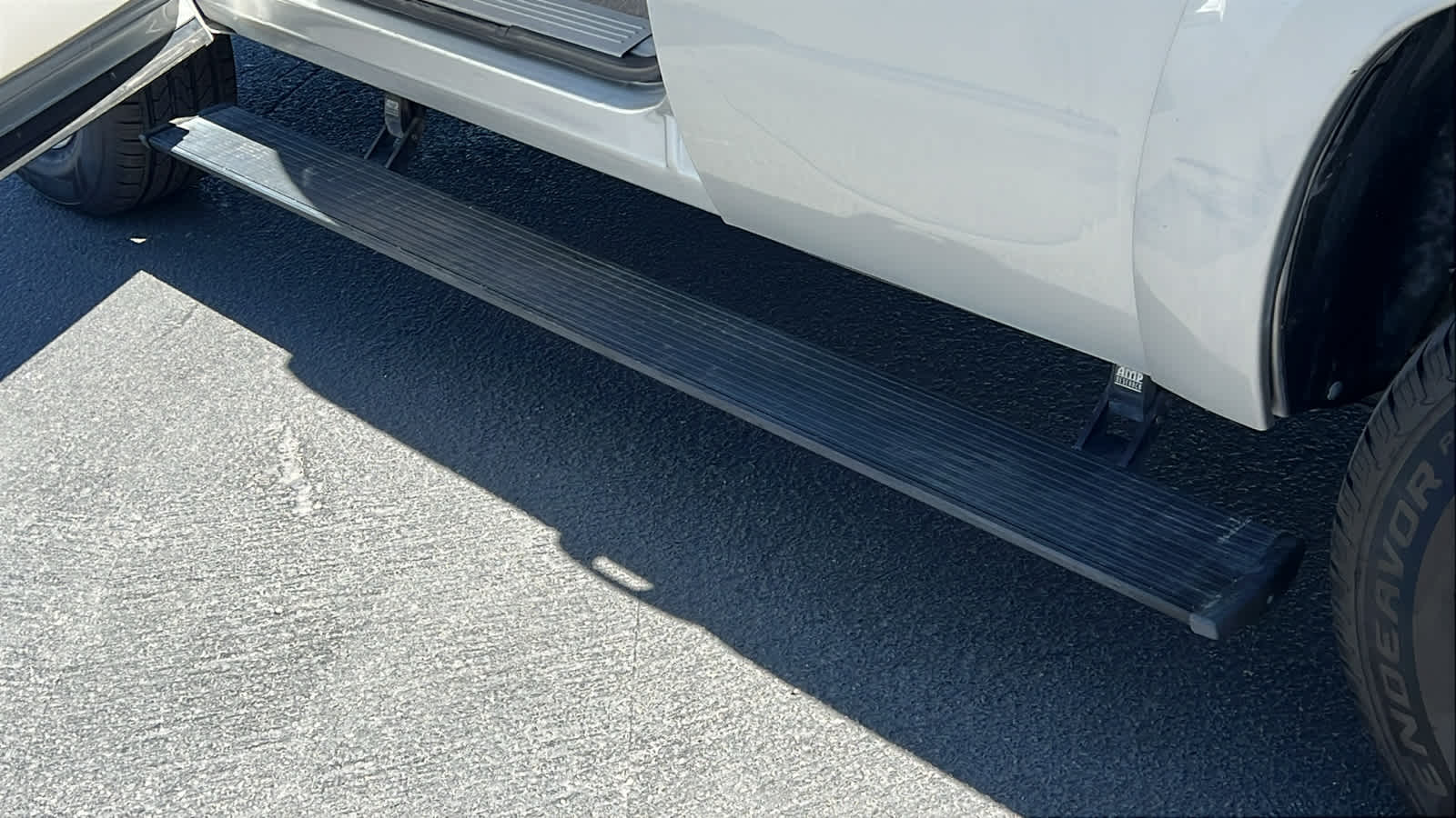 Thumbnail: 2011 Chevrolet Tahoe - 33