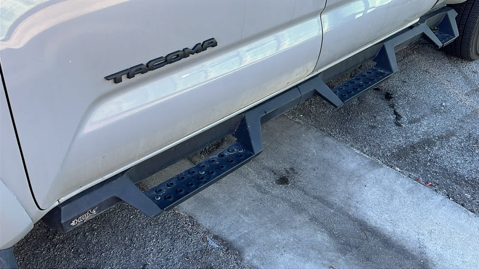 Thumbnail: 2020 Toyota Tacoma - 6