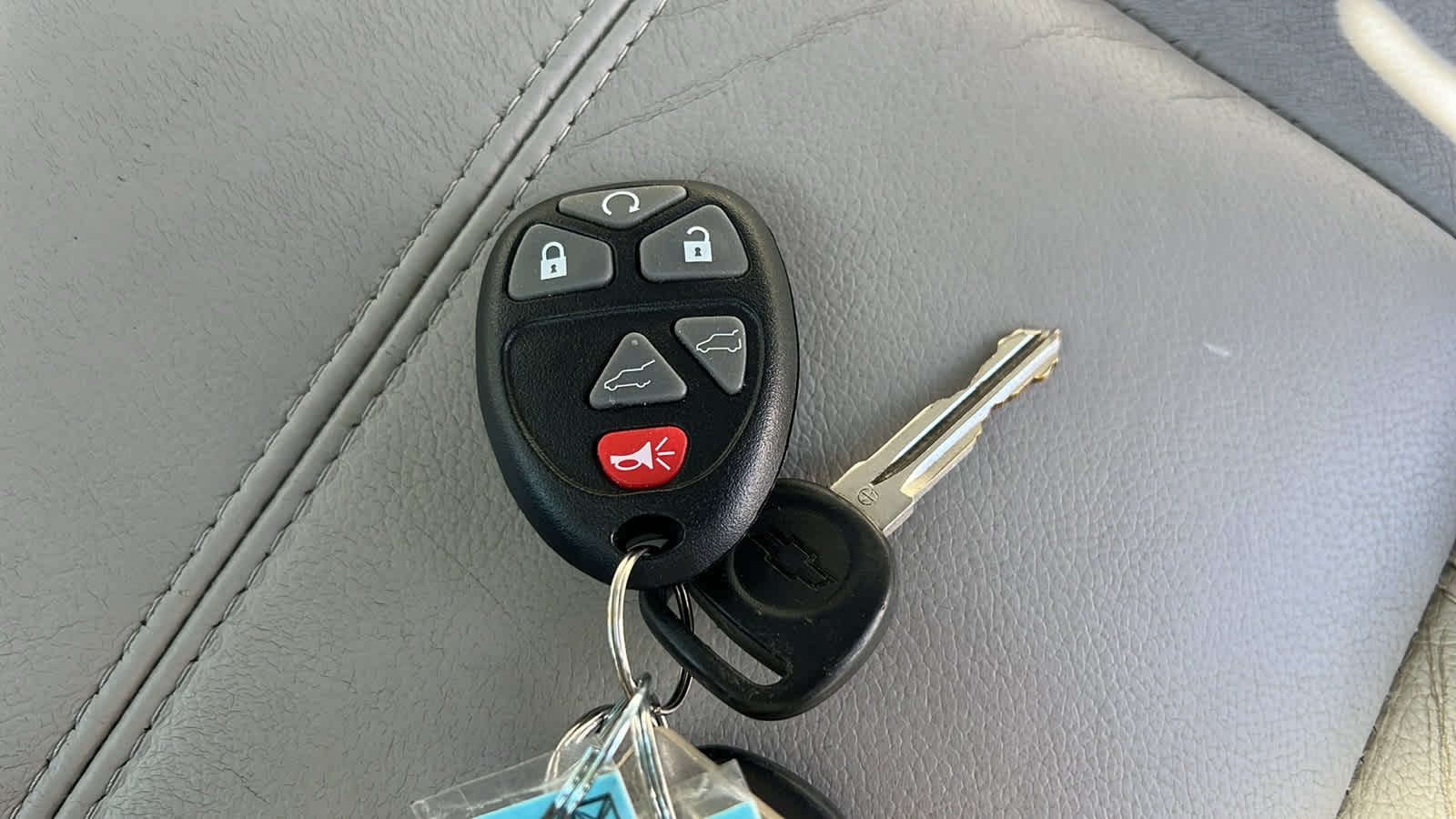 Thumbnail: 2011 Chevrolet Tahoe - 28