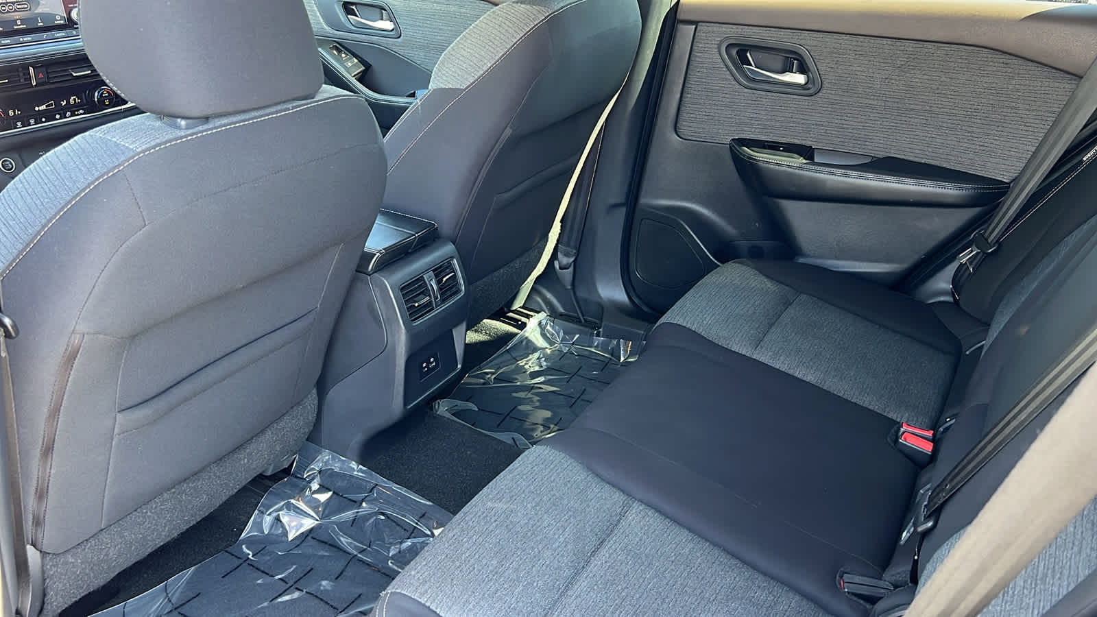 Thumbnail: 2021 Nissan Rogue - 24