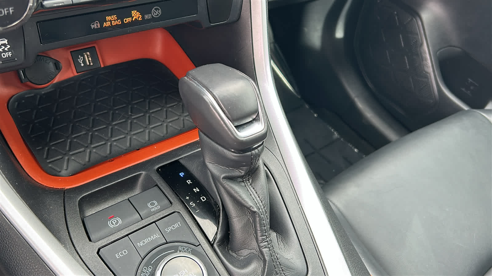 Thumbnail: 2024 Toyota RAV4 - 13