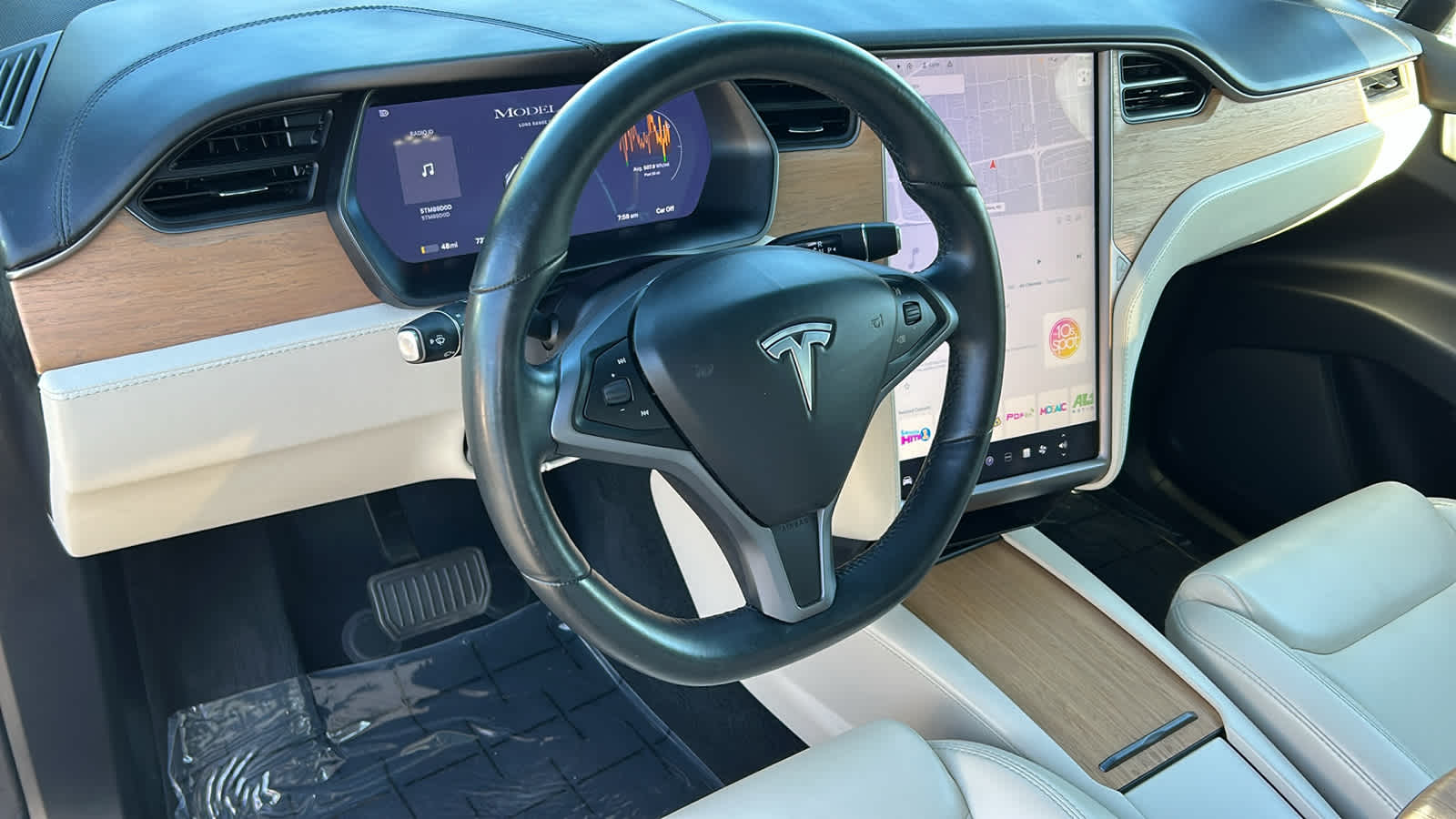 Thumbnail: 2020 Tesla Model X - 10