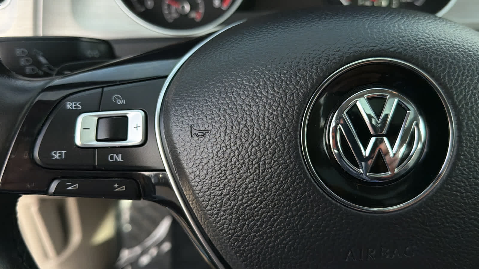 Thumbnail: 2017 Volkswagen Golf - 19