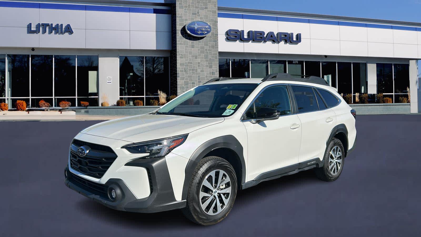 2025 Subaru Outback Premium's photo
