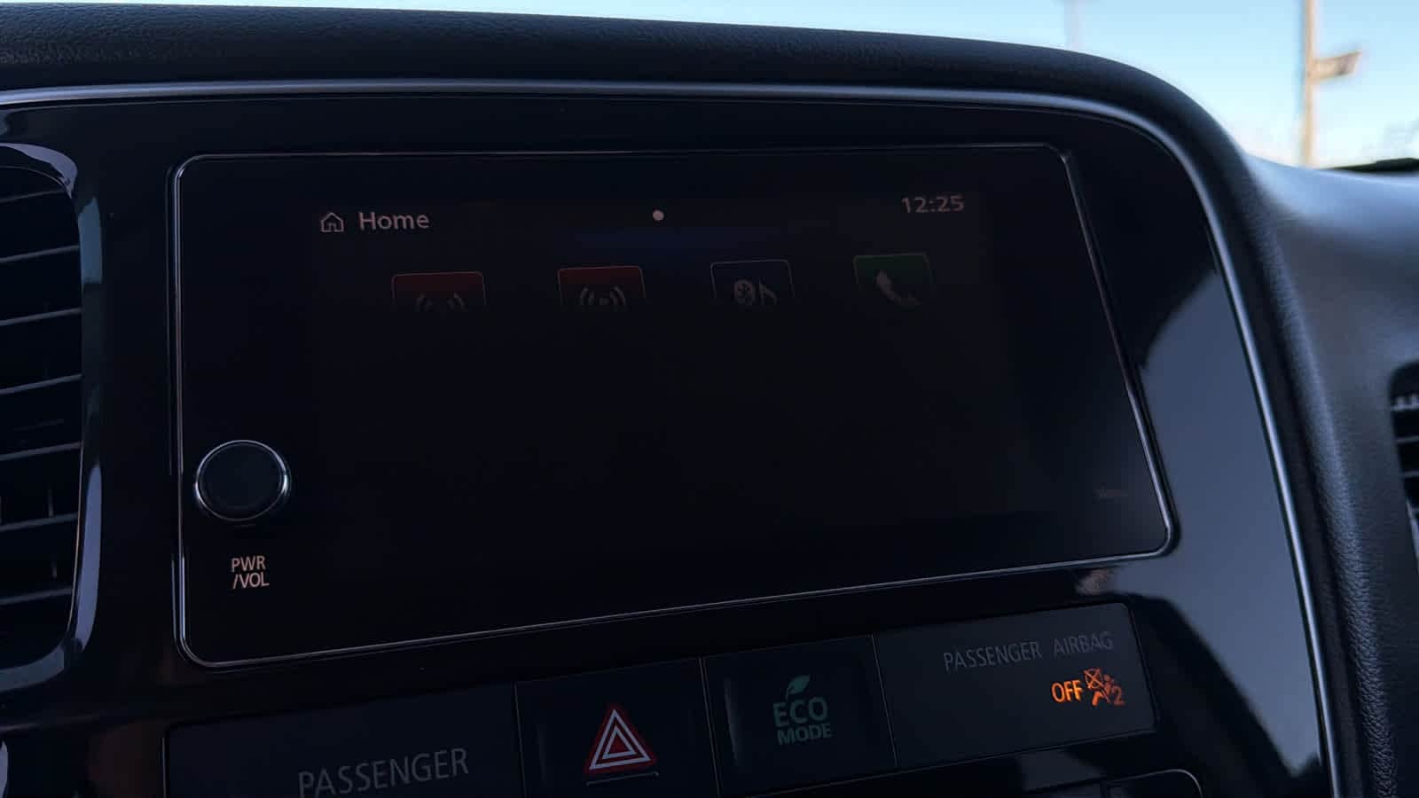 Thumbnail: 2018 Mitsubishi Outlander - 15