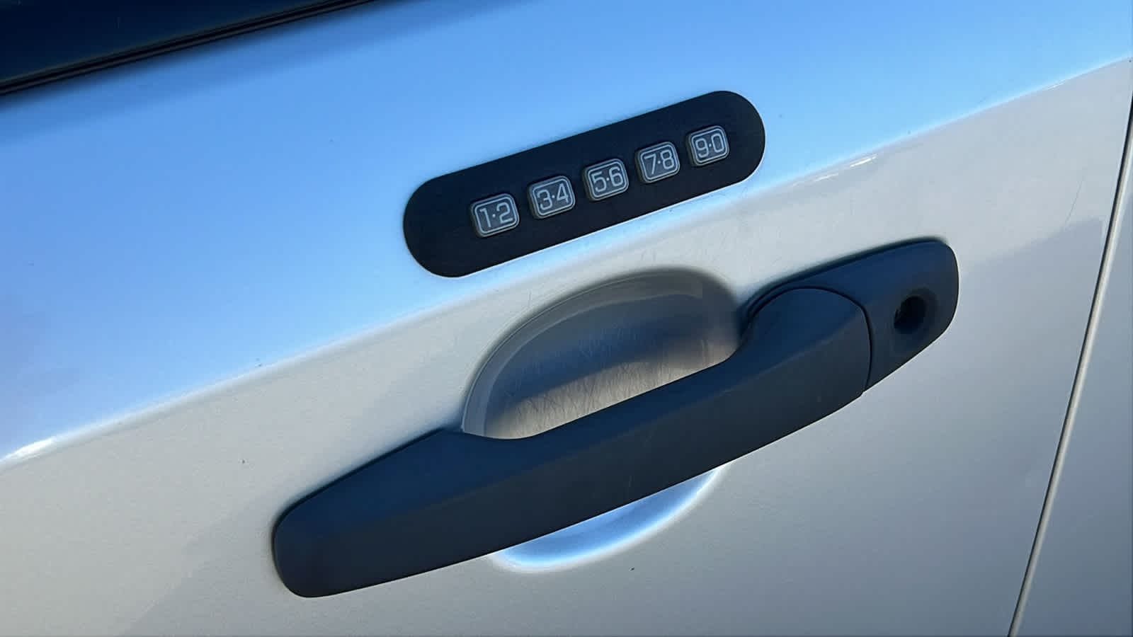 Thumbnail: 2013 Ford Edge - 17