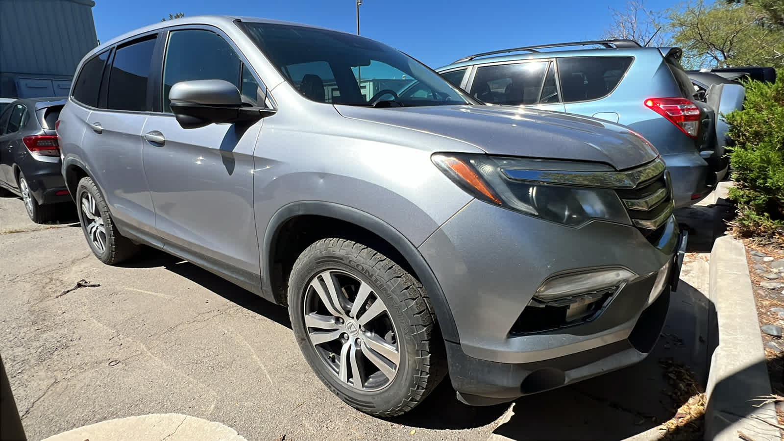 Thumbnail: 2017 Honda Pilot - 21