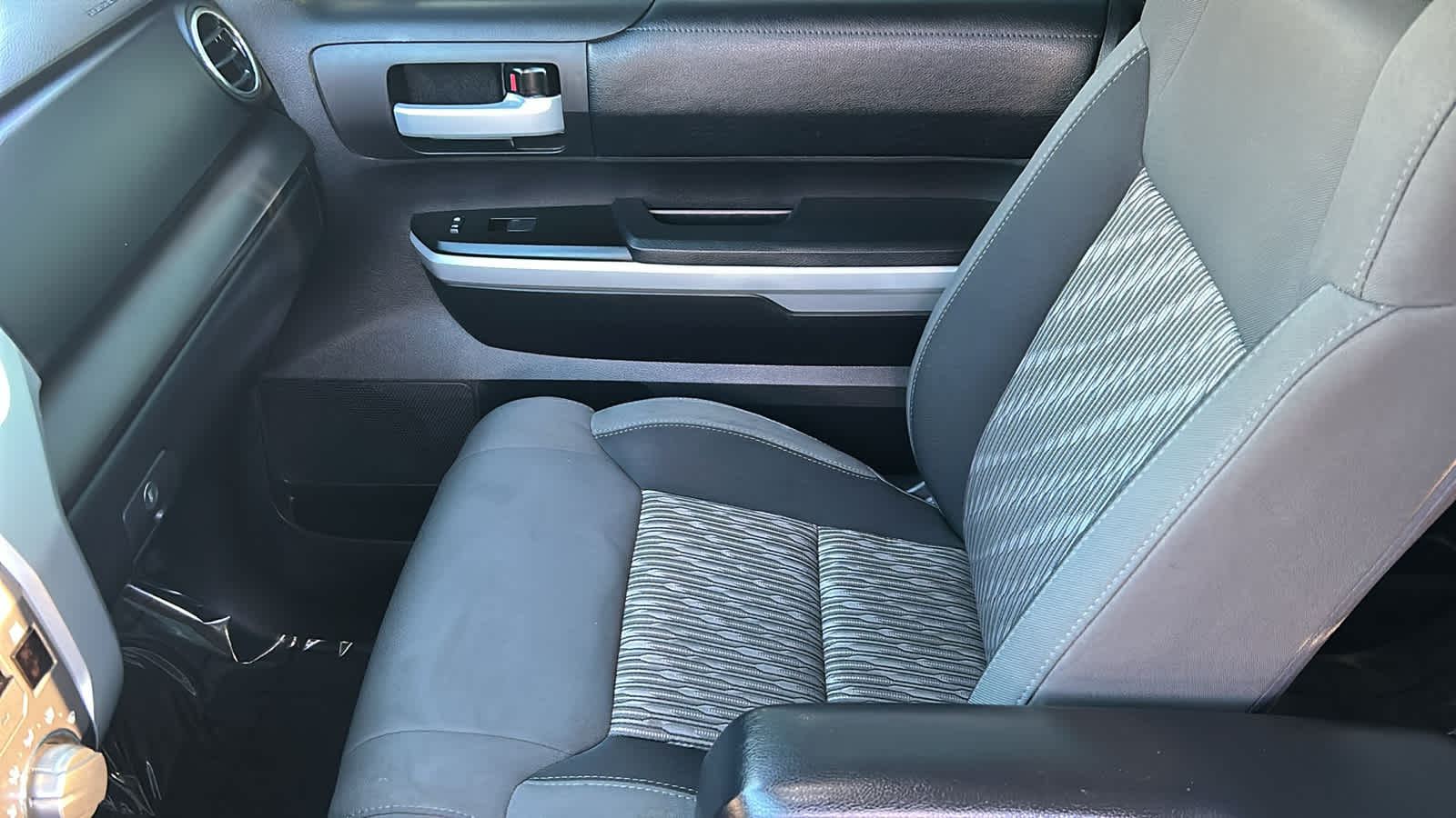 Thumbnail: 2018 Toyota Tundra - 11