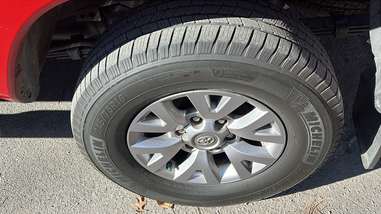 Thumbnail: 2017 Toyota Tacoma - 10