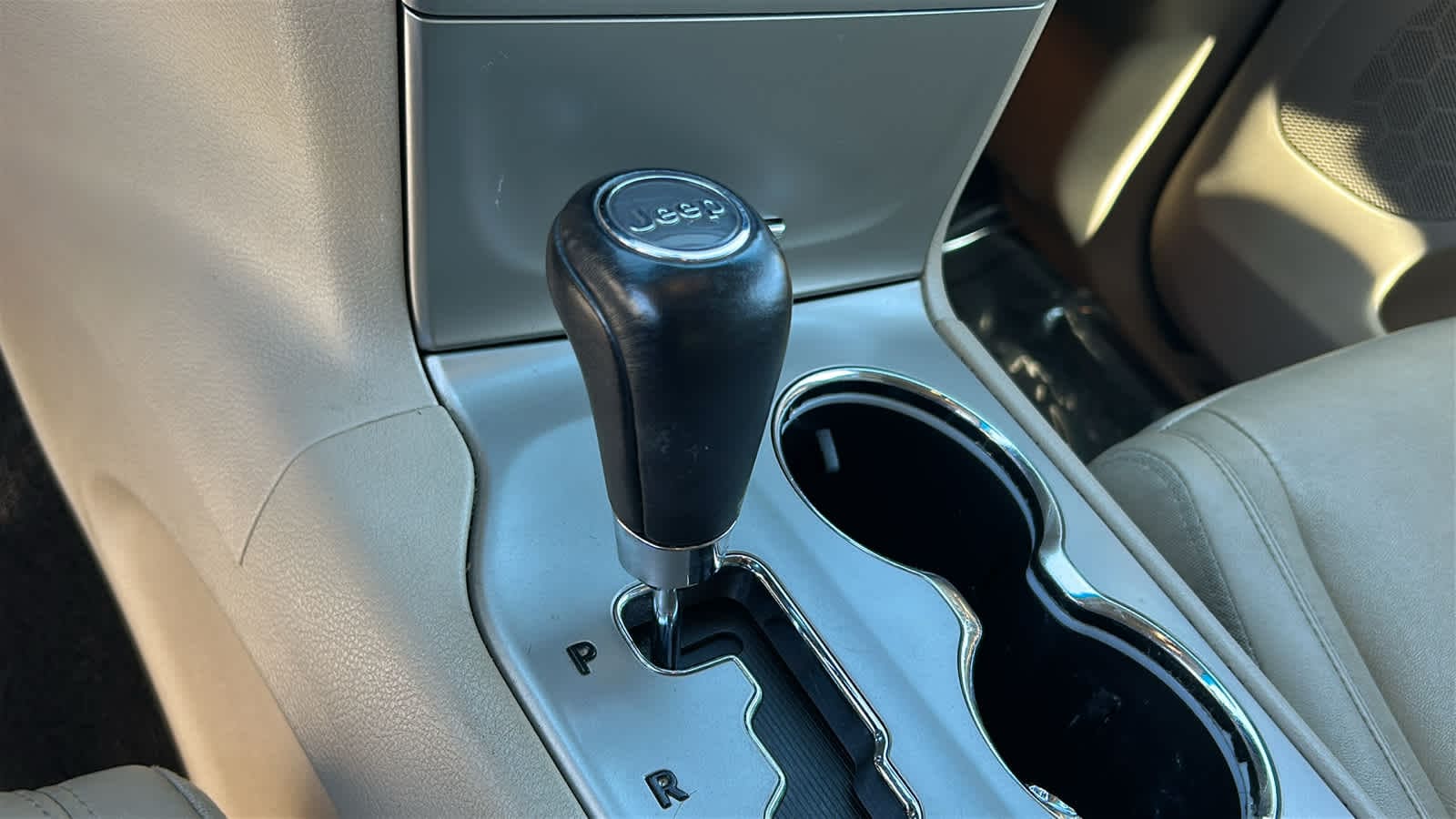 Thumbnail: 2011 Jeep Grand Cherokee - 13